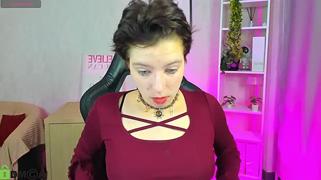 Sara Frayer online show from 11/28/25, 12:57