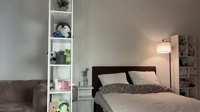 yourlittlesunrise  online show from 03/23/26, 05:44