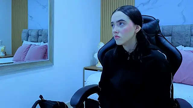 angel  kiss online show from 10/26/25, 11:38