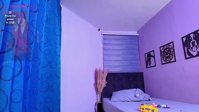 Nikki Vesper online show from 04/24/26, 03:42