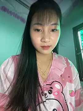 Snapshot of banlinh004 chatting on 10/09/25, 05:16 banlinh004 online show from 10/09/25, 05:16