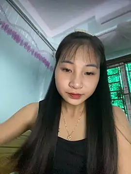 Snapshot of banlinh004 chatting on 10/14/25, 08:59 banlinh004 online show from 10/14/25, 08:59