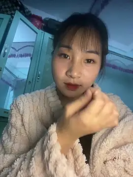 banlinh004 online show from 12/21/25, 02:46