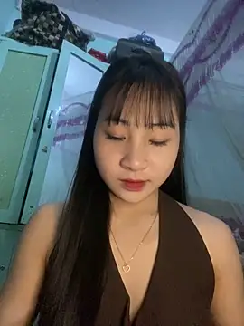 Snapshot of banlinh004 chatting on 03/10/26, 03:28 banlinh004 online show from 03/10/26, 03:28
