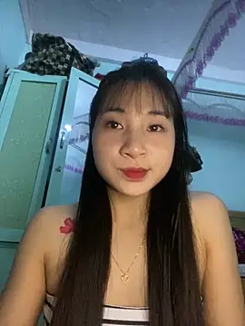 Snapshot of banlinh004 chatting on 03/24/26, 03:28 banlinh004 online show from 03/24/26, 03:28