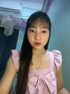 Snapshot of banlinh004 chatting on 04/09/26, 02:00 banlinh004 online show from 04/09/26, 02:00