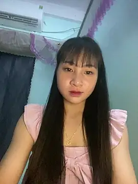 Snapshot of banlinh004 chatting on 04/28/26, 03:17 banlinh004 online show from 04/28/26, 03:17