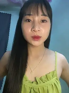 Snapshot of banlinh004 chatting on 05/13/26, 03:09 banlinh004 online show from 05/13/26, 03:09