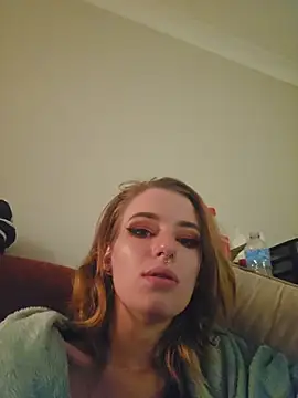 Snapshot of lonely_Cosplay_chick chatting on 10/26/25, 06:58 lonely Cosplay chick online show from 10/26/25, 06:58