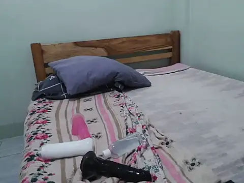 TeaseNPlease 13 online show from 11/13/25, 03:55