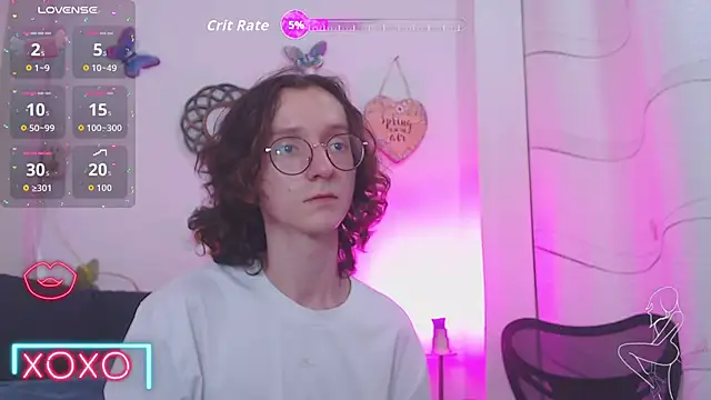 Snapshot of White_King4 chatting on 10/14/25, 07:03 White King4 online show from 10/14/25, 07:03