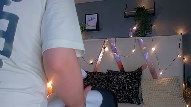 LiamThunder05  online show from 12/05/25, 07:43