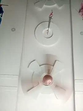 Snapshot of supcpl chatting on 11/13/25, 04:00 supcpl online show from 11/13/25, 04:00