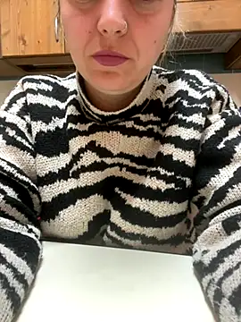 Daiana Andra online show from 10/07/25, 08:06