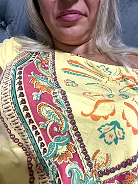 Daiana Andra online show from 10/12/25, 08:52