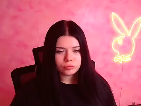 Mona Esty online show from 11/28/25, 10:40