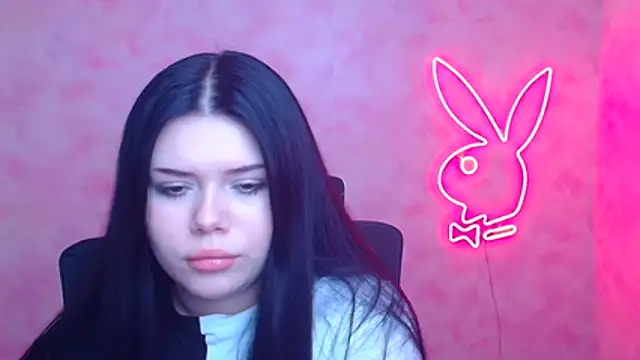 Mona Esty online show from 12/17/25, 06:36