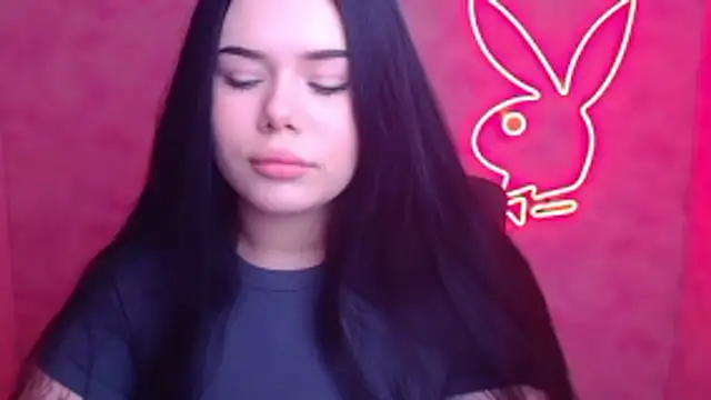 Snapshot of Mona_Esty chatting on 01/13/26, 12:21 Mona Esty online show from 01/13/26, 12:21