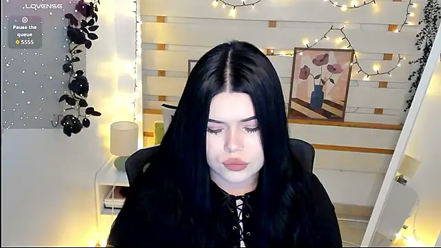 Snapshot of Mona_Esty chatting on 02/06/26, 07:28 Mona Esty online show from 02/06/26, 07:28