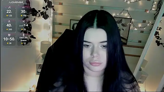 Snapshot of Mona_Esty chatting on 02/13/26, 01:18 Mona Esty online show from 02/13/26, 01:18