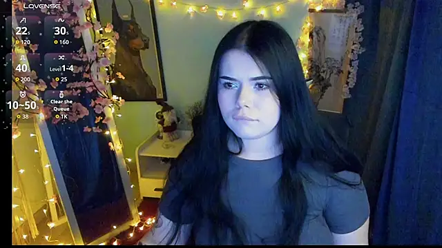 Snapshot of Mona_Esty chatting on 02/17/26, 09:10 Mona Esty online show from 02/17/26, 09:10