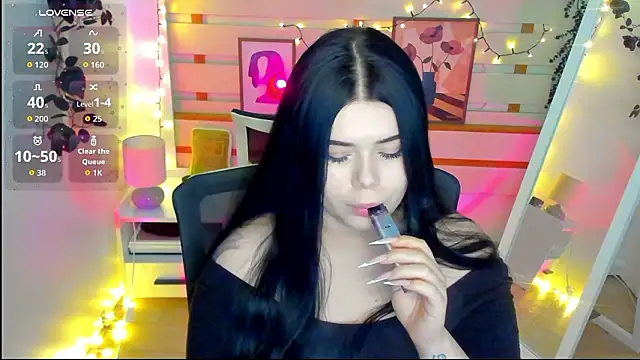 Snapshot of Mona_Esty chatting on 02/18/26, 08:27 Mona Esty online show from 02/18/26, 08:27