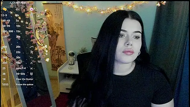 Snapshot of Mona_Esty chatting on 02/23/26, 08:39 Mona Esty online show from 02/23/26, 08:39