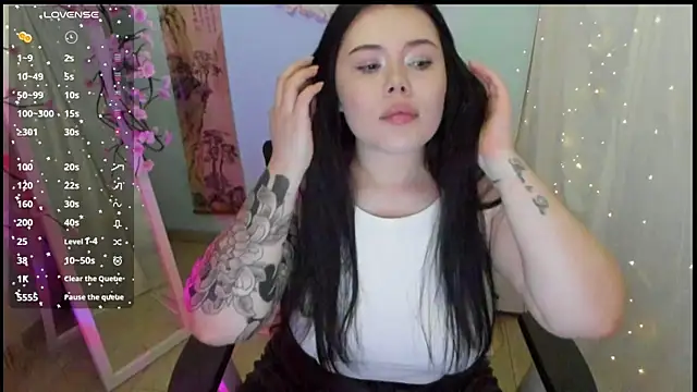 Mona Esty online show from 04/09/26, 06:13