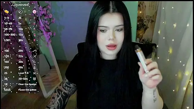 Snapshot of Mona_Esty chatting on 04/25/26, 06:16 Mona Esty online show from 04/25/26, 06:16