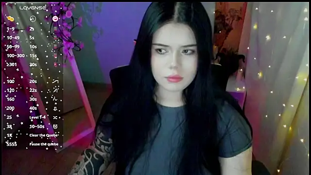 Snapshot of Mona_Esty chatting on 04/27/26, 06:11 Mona Esty online show from 04/27/26, 06:11