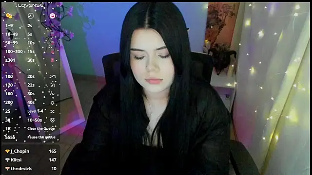 Snapshot of Mona_Esty chatting on 05/16/26, 10:36 Mona Esty online show from 05/16/26, 10:36