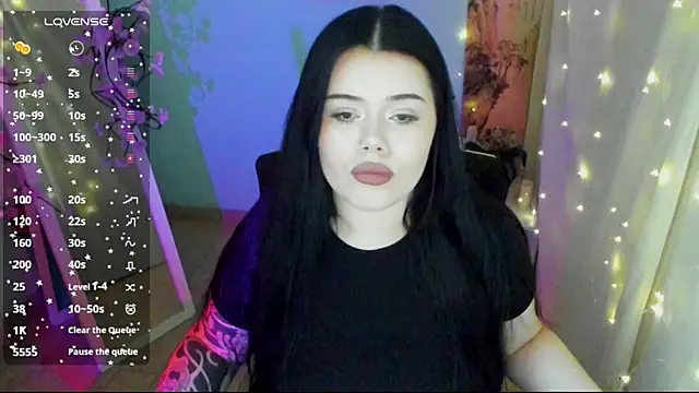 Snapshot of Mona_Esty chatting on 06/27/26, 06:18 Mona Esty online show from 06/27/26, 06:18