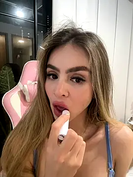 Lisa Belluci online show from 10/21/25, 02:01