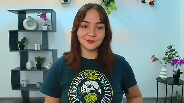 Snapshot of OliviaMontgommery chatting on 10/09/25, 05:16 OliviaMontgommery online show from 10/09/25, 05:16