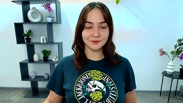 Snapshot of OliviaMontgommery chatting on 10/21/25, 05:08 OliviaMontgommery online show from 10/21/25, 05:08