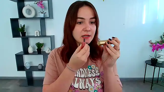 Snapshot of OliviaMontgommery chatting on 11/14/25, 06:12 OliviaMontgommery online show from 11/14/25, 06:12