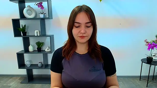 Snapshot of OliviaMontgommery chatting on 11/15/25, 06:22 OliviaMontgommery online show from 11/15/25, 06:22