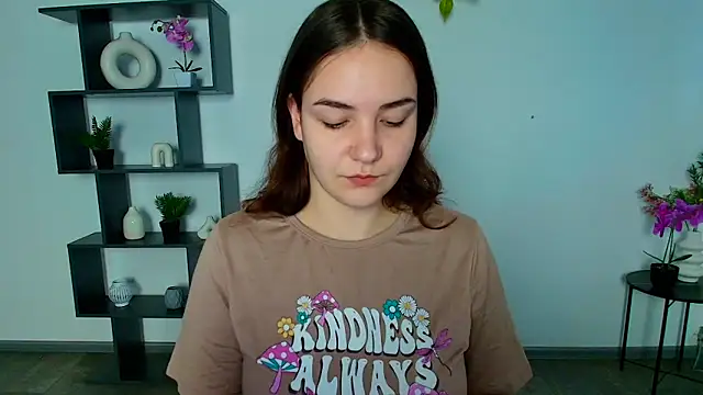 Snapshot of OliviaMontgommery chatting on 11/19/25, 06:24 OliviaMontgommery online show from 11/19/25, 06:24