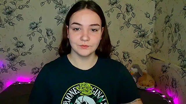 OliviaMontgommery online show from 04/15/26, 01:51