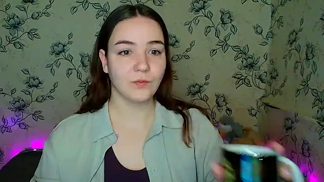 OliviaMontgommery online show from 04/22/26, 01:01