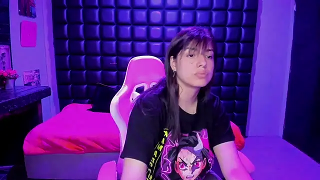 Violetta Swett  online show from 12/01/25, 12:32