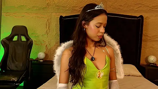 naomi hill1 online show from 10/31/25, 10:00