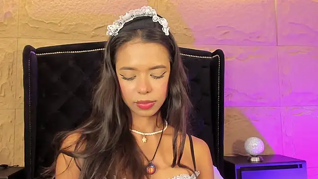 naomi hill1 online show from 12/04/25, 10:18