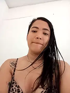 Snapshot of hello_Nina chatting on 11/24/25, 07:02 hello Nina online show from 11/24/25, 07:02