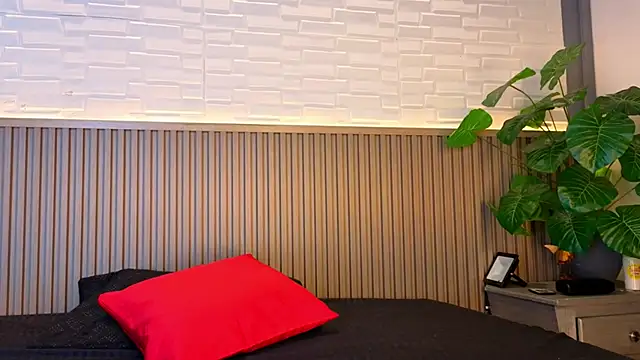 Snapshot of KarliSweet chatting on 10/31/25, 02:01 KarliSweet online show from 10/31/25, 02:01