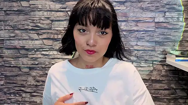 Snapshot of Qadeshoficial chatting on 11/02/25, 09:06 Qadeshoficial online show from 11/02/25, 09:06