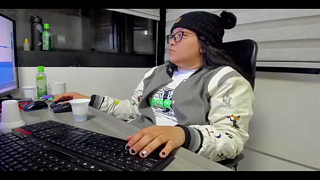 Snapshot of Xander_Taylor_ chatting on 10/29/25, 05:20 Xander Taylor online show from 10/29/25, 05:20