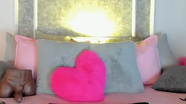  victoriaa  lois online show from 10/25/25, 07:41