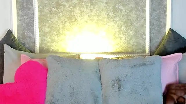  victoriaa  lois online show from 11/22/25, 10:09