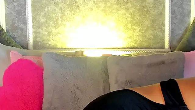  victoriaa  lois online show from 11/24/25, 09:14